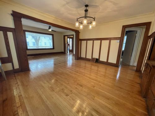 3802 Roberts St, Milwaukee, WI 53208-1841