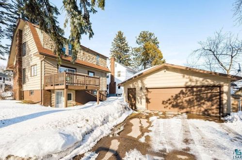 5402 Wyoming St, Duluth, MN 55804-1359