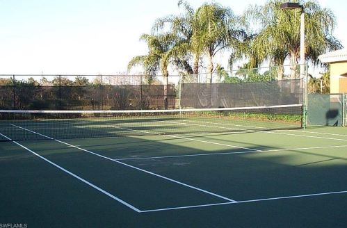 1885 Florida Club Dr, Naples FL 34112-8704 exterior