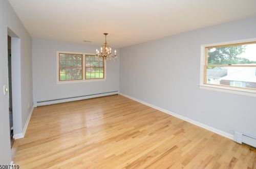 215 Ballentine Dr, Paterson, NJ 07508-2405