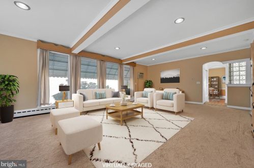 18 Jackson St, Primrose, PA 17901-3652