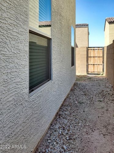 8057 Albeniz Pl, Phoenix AZ  85043 exterior
