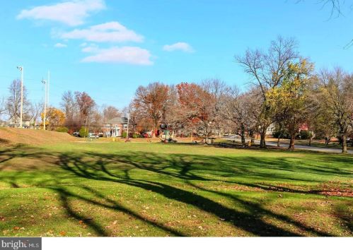 10 Elmwood Ave, Manor PA 19036-1908 exterior