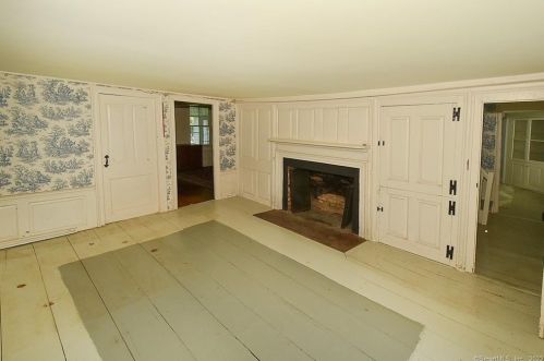 14 Meadow Rd, Windsor CT  06095-4617 exterior