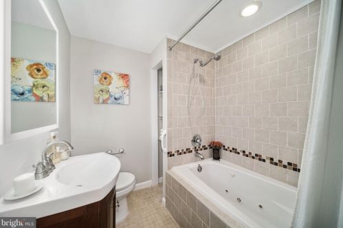 160 Paxon Holw Rd, Media PA 19063-1163 exterior