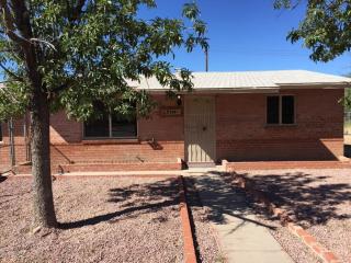 2310 Layton Pl, Tucson, AZ 85713-4112