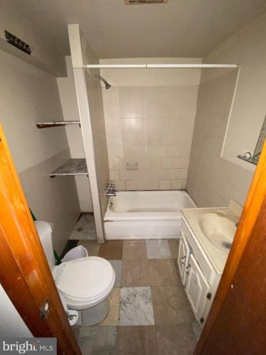 1239 2nd St, Philadelphia PA 19133-3303 exterior