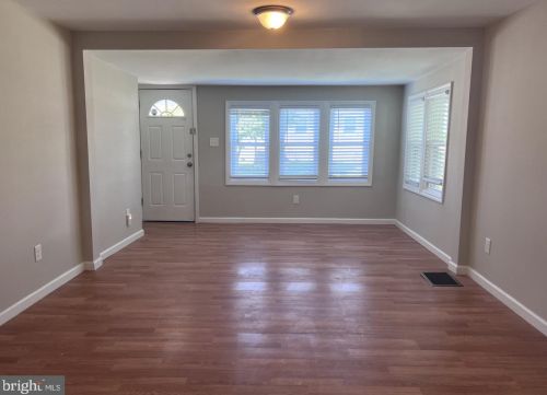 62 Bismark Ave, Trenton, NJ 08610-4111