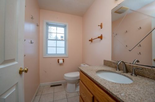 29 Pocantico Ave, Springfield MA 01109-1463 exterior