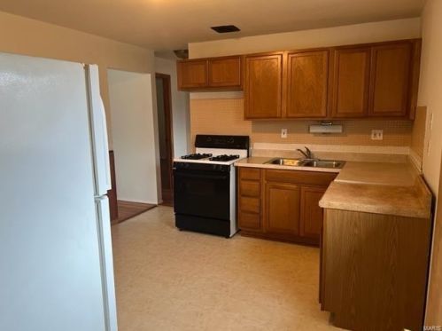 10288 Dacey Dr, Saint Louis MO 63136-3313 exterior