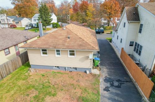 131 Bernard Ave, Edison NJ 08837-3036 exterior