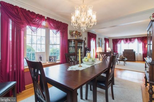 223 Canterbury Dr, Media PA 19086-6645 exterior