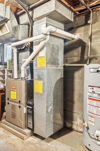 425 Overbrook Blvd, Pittsburgh PA 15210-4405 exterior