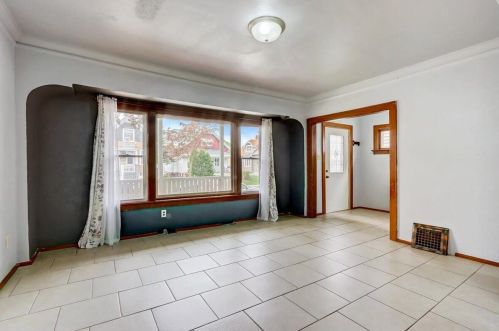 3030 15 Pl, Milwaukee WI 53215-3721 exterior