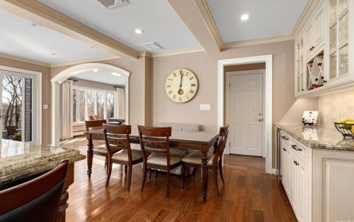 103 Buttonwood Dr, Huntington Station NY 11746-4803 exterior