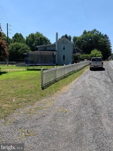 848 Valley Rd, Primrose, PA 17901-9089