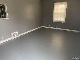 8215 Davenport Dr, Saint Louis, MO 63134-1821