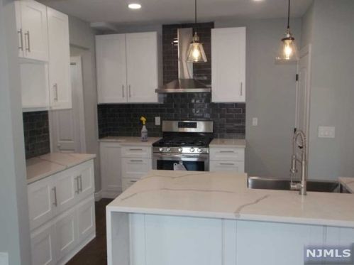 304 James St, Teaneck NJ  07666-3220 exterior