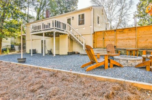 2209 Clairmont Ter, Atlanta GA 30345-2316 exterior