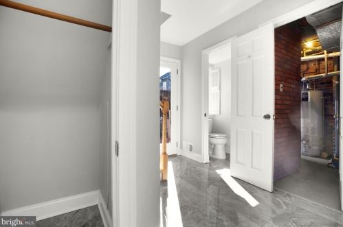 1422 27th St, Washington DC  20007-3104 exterior