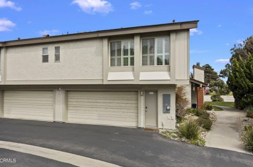 3354 Sunset Ln, Oxnard CA 93035-4128 exterior