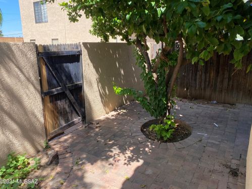 254 Pastime Rd, Tucson AZ 85705-3399 exterior