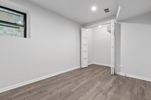 3142 Diversey Ave, Chicago IL 60647-1558 exterior