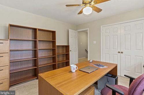 701 Rdg Dr, Mc Lean VA 22101-1620 exterior