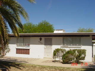 4123 Queen Palm Dr, Tucson AZ  85730-3925 exterior
