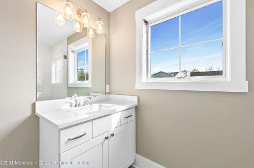 170 Osborne Ave, Point Pleasant Beach NJ  08742-4624 exterior