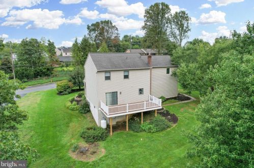 1739 Conard Rd, Lancaster PA 17602-1302 exterior