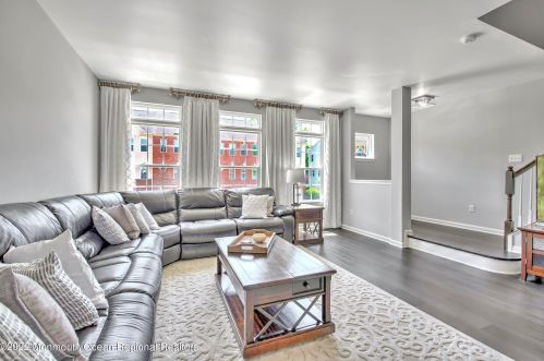 44 Pate Dr, Middletown NJ 07748-1700 exterior