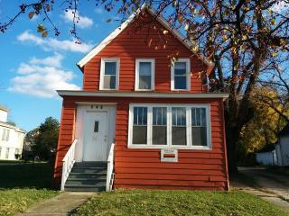 340 Broadway, Aurora IL  60505-2626 exterior