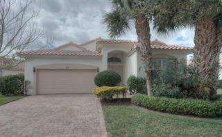 335 Shoreline Cir, Fort Pierce FL  34986-2912 exterior