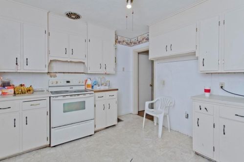 65 Mandalay Rd, Springfield MA 01118-2026 exterior