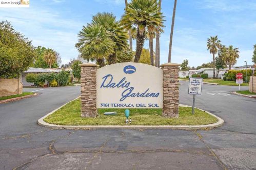 2229 Dalis Dr, Concord CA  94520-5421 exterior