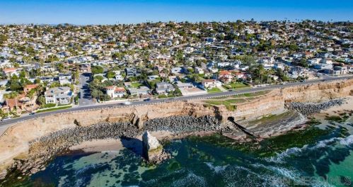 1078 Devonshire Dr, San Diego CA 92107-4038 exterior