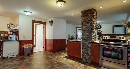 25 Circuit Ave, Worcester MA 01603-2159 exterior