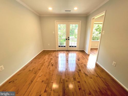 7623 Coddle Hbr Ln, Rockville MD 20854-3253 exterior