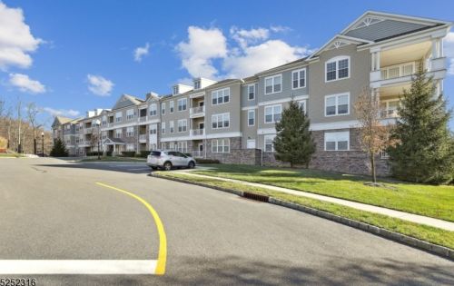 1105 Hale Dr, Wharton, NJ 07885-4221