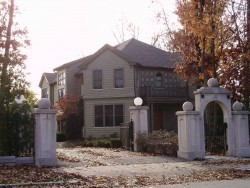 30 Washington St, Newton, MA 02458-2220