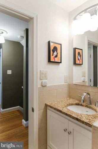 716 Beall Ave, Rockville MD 20850-2107 exterior