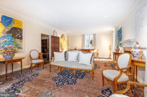 42 Bells Ml Rd, Philadelphia PA 19128-1007 exterior