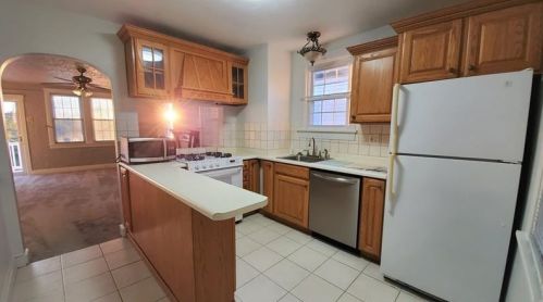 5323 Halchess St, Pittsburgh, PA 15207-2307