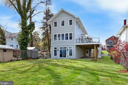 1716 Kearny St, Washington DC  20018-3838 exterior