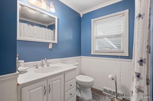 1404 Wolf Lake Rd, Meskegon MI 49442-1948 exterior