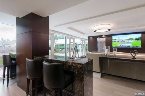 800 Ave At Port Imperial Blvd, Union City NJ  07086 exterior