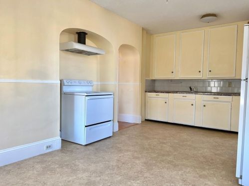 90 Spring St, Woonsocket RI  02895-1913 exterior