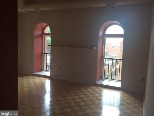 825 29th St, Philadelphia PA 19130-1195 exterior