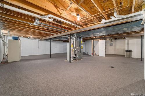 4082 Pinestead Dr, Walled Lake MI 48390-1344 exterior